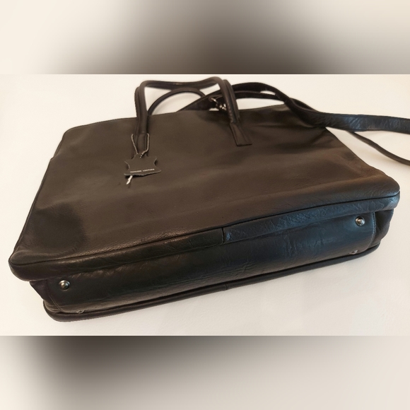 Danier Genuine Leather Messenger Bag - Black - Picture 5 of 10